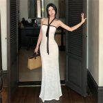 Однотонное платье-бандо с бантами, облегающее, с завязкой на шее